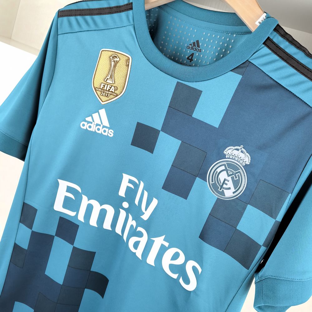 Real Madrid 2017/18 Away jersey